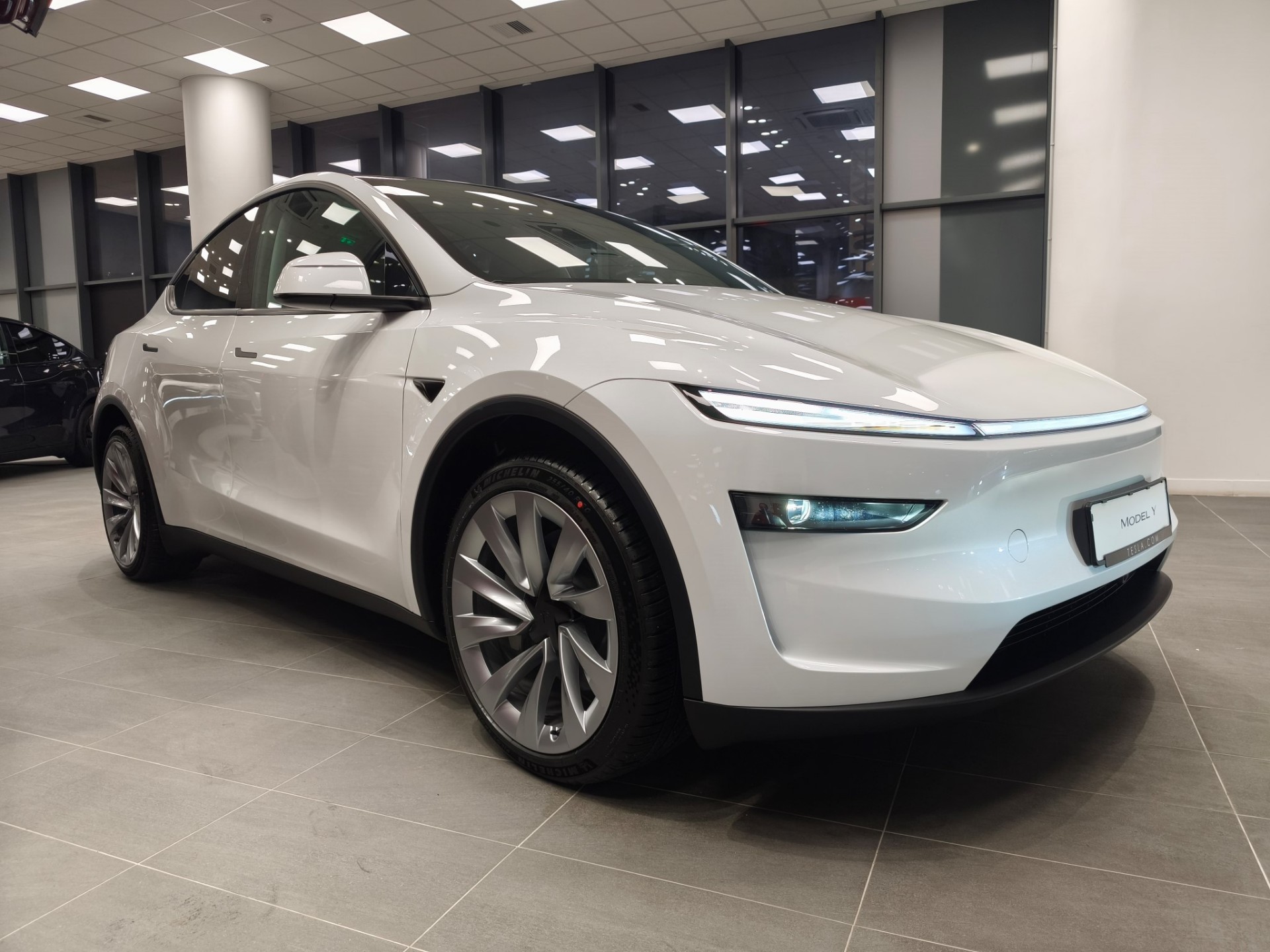 Έρχεται νέο, φθηνότερο Tesla Model Y – Πόσο θα κοστίζει;