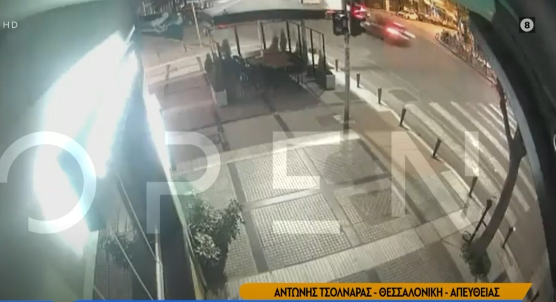 Θεσσαλονίκη: Video δείχνει γυναίκα να παραβιάζει κόκκινο και να τρακάρει – Ήταν μεθυσμένη