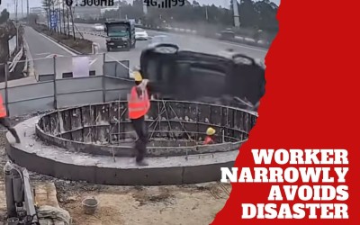 Ο πιο τυχερός εργάτης του κόσμου – Αυτοκίνητο έπεσε στην τρύπα που δούλευε [video]