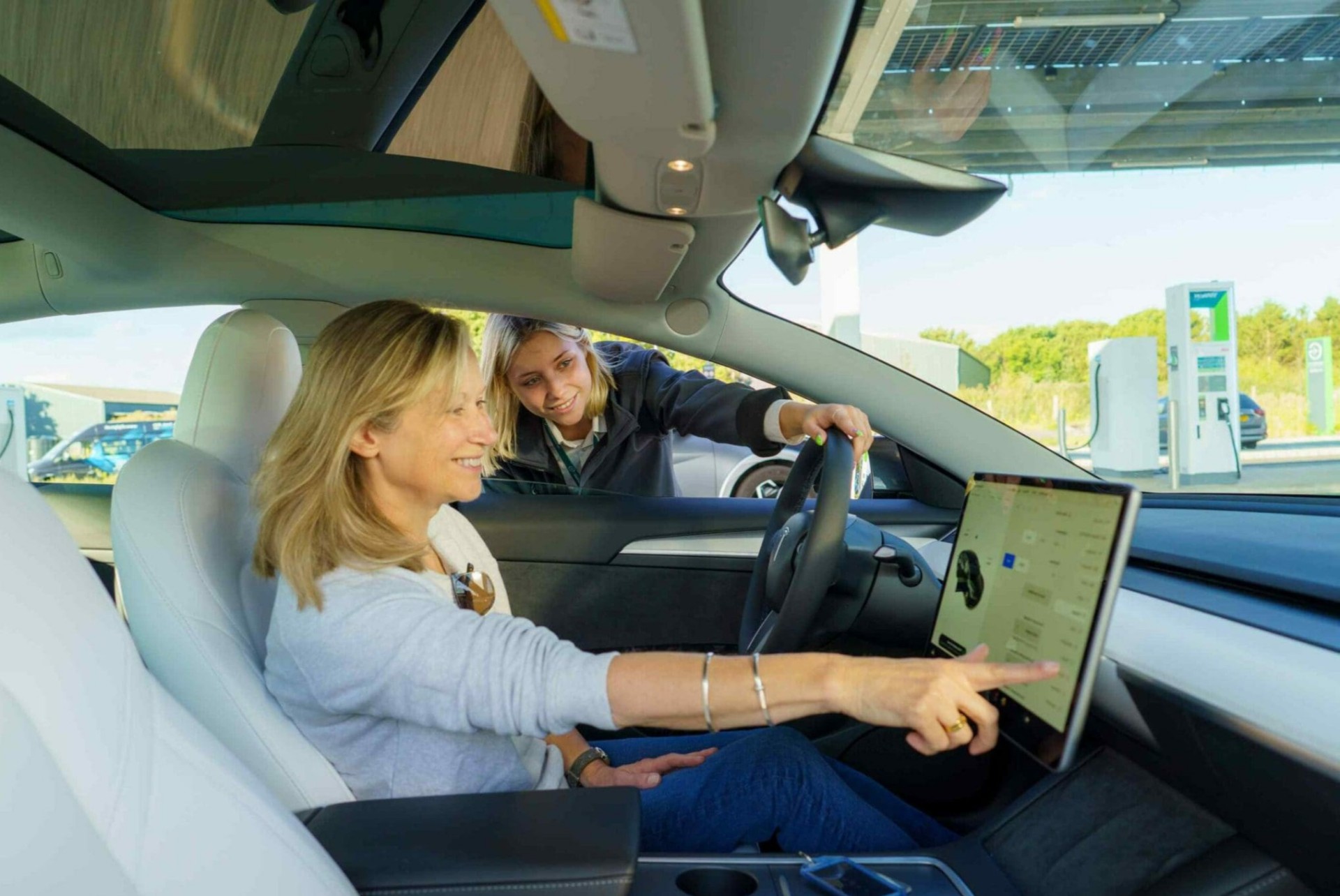 Έρευνα: Οι μισοί οδηγοί χρειάζονται μάθημα για ηλεκτρικά - Για ποιον λόγο;