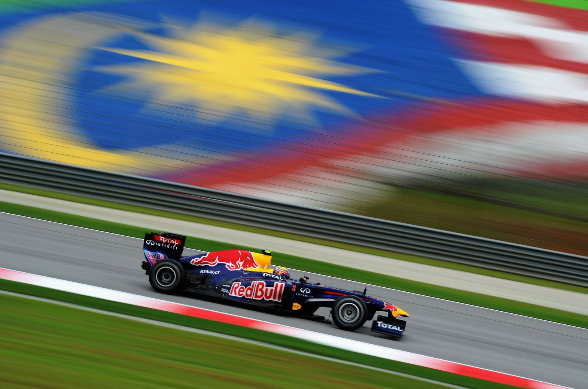 F1: Ταχύτερος ο Webber στα πρώτα δοκιμαστικά