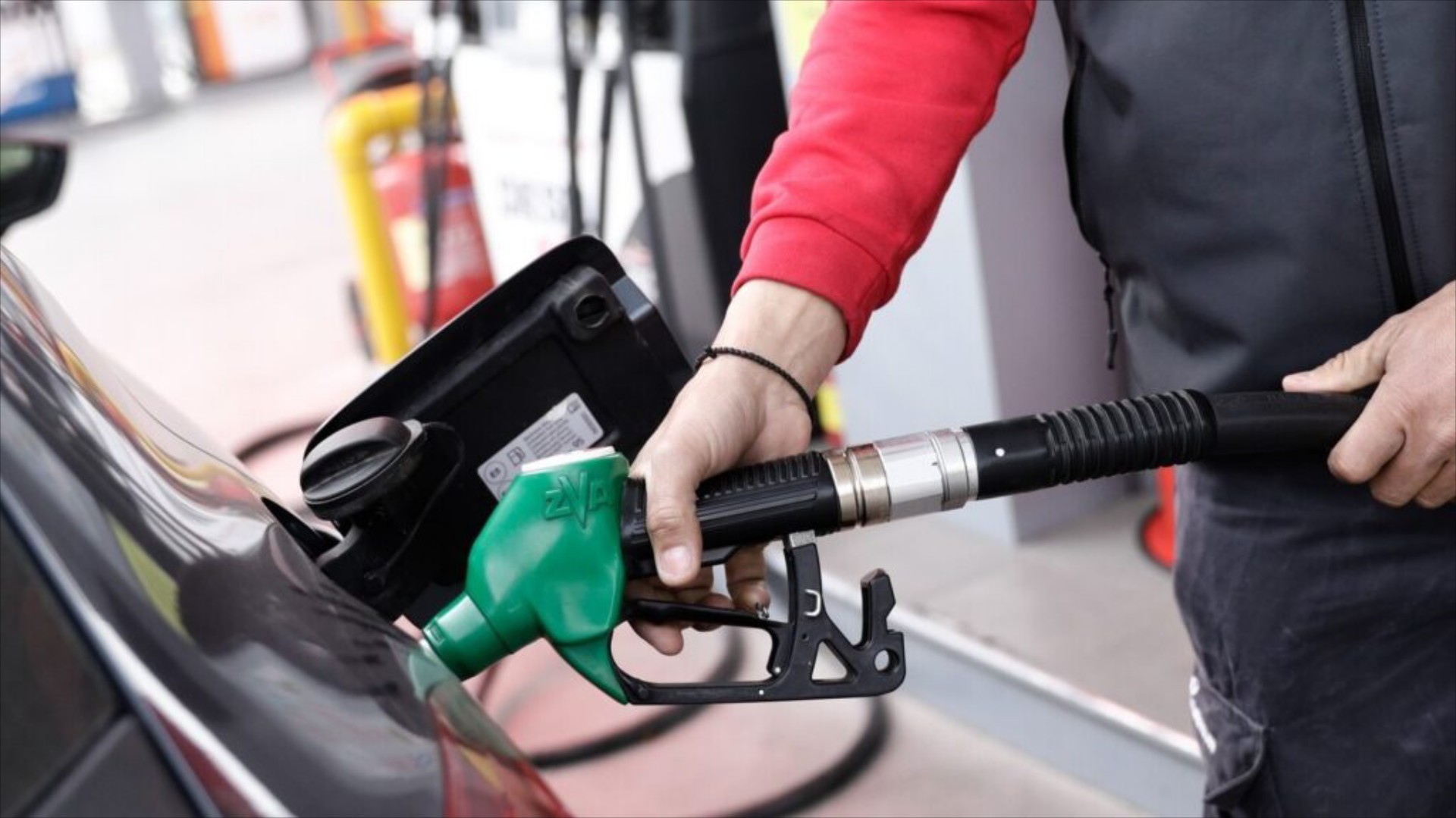Πώς σε κλέβει ένα πρατήριο - Χάνεις 15 ευρώ σε ένα γέμισμα βενζίνης