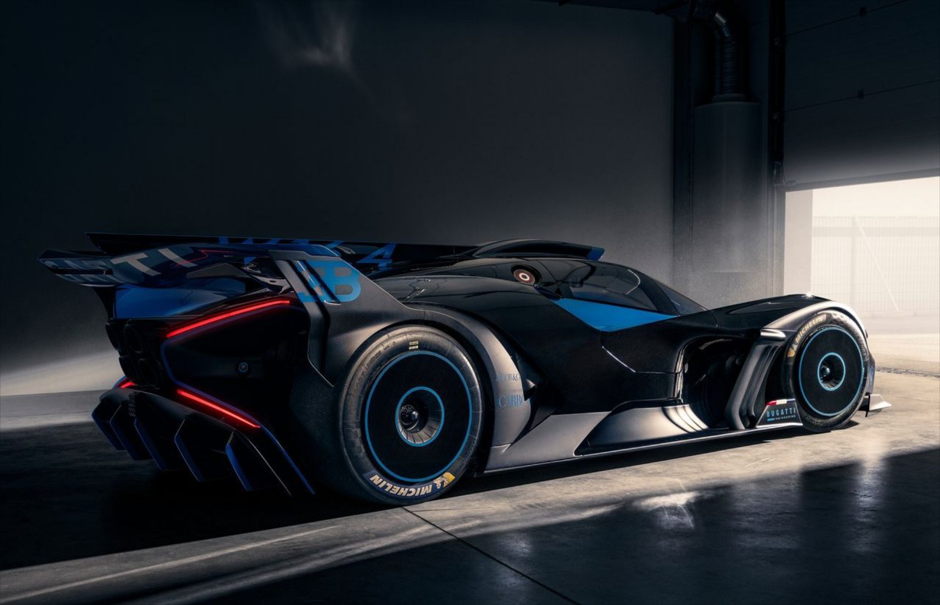 Ελαστικά σε supercar κοστίζουν 8.000 – Και αντέχουν για 60 km