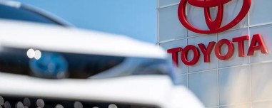 Δεν χάνει από κανέναν η Toyota - To Νο1 αυτοκίνητο στον κόσμο είναι ιαπωνικό