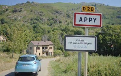 Το χωριό που έχουν ΟΛΟΙ ηλεκτρικό αυτοκίνητο