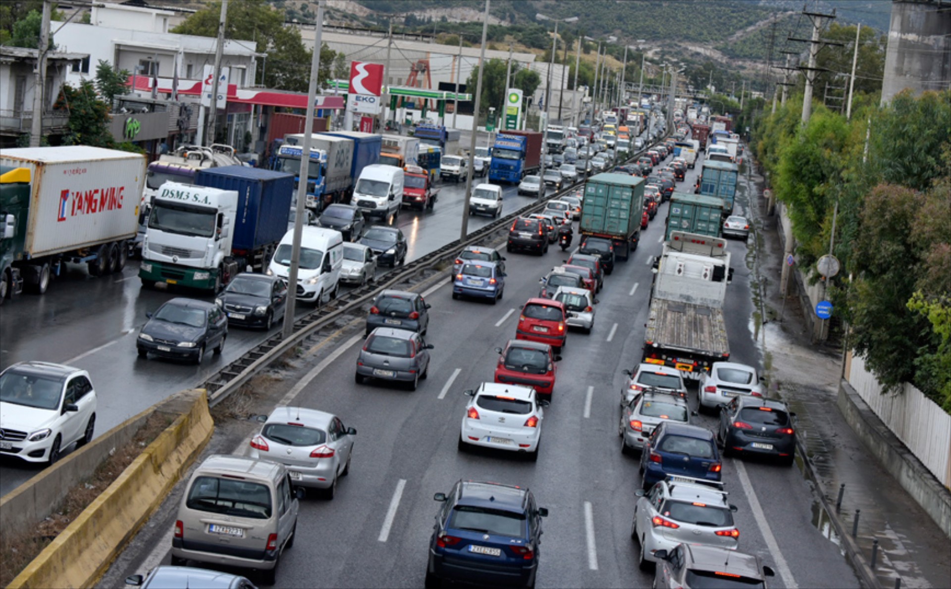 Αθήνα: Έχει πιο πολλά αυτοκίνητα από όλη την Ευρώπη