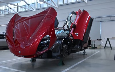 Η Alfa Romeo άνοιξε τις κλειστές πόρτες – Δες πώς κατασκευάζεται χειροποίητα η 33 Stradale