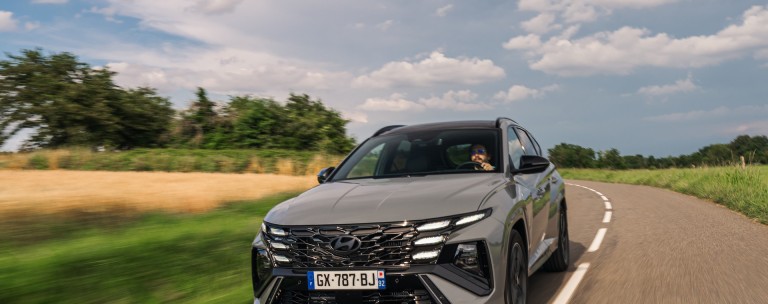 Το υβριδικό C-SUV με απόδοση έως 252 ίππους, με έκπτωση έως 3.000 ευρώ! 