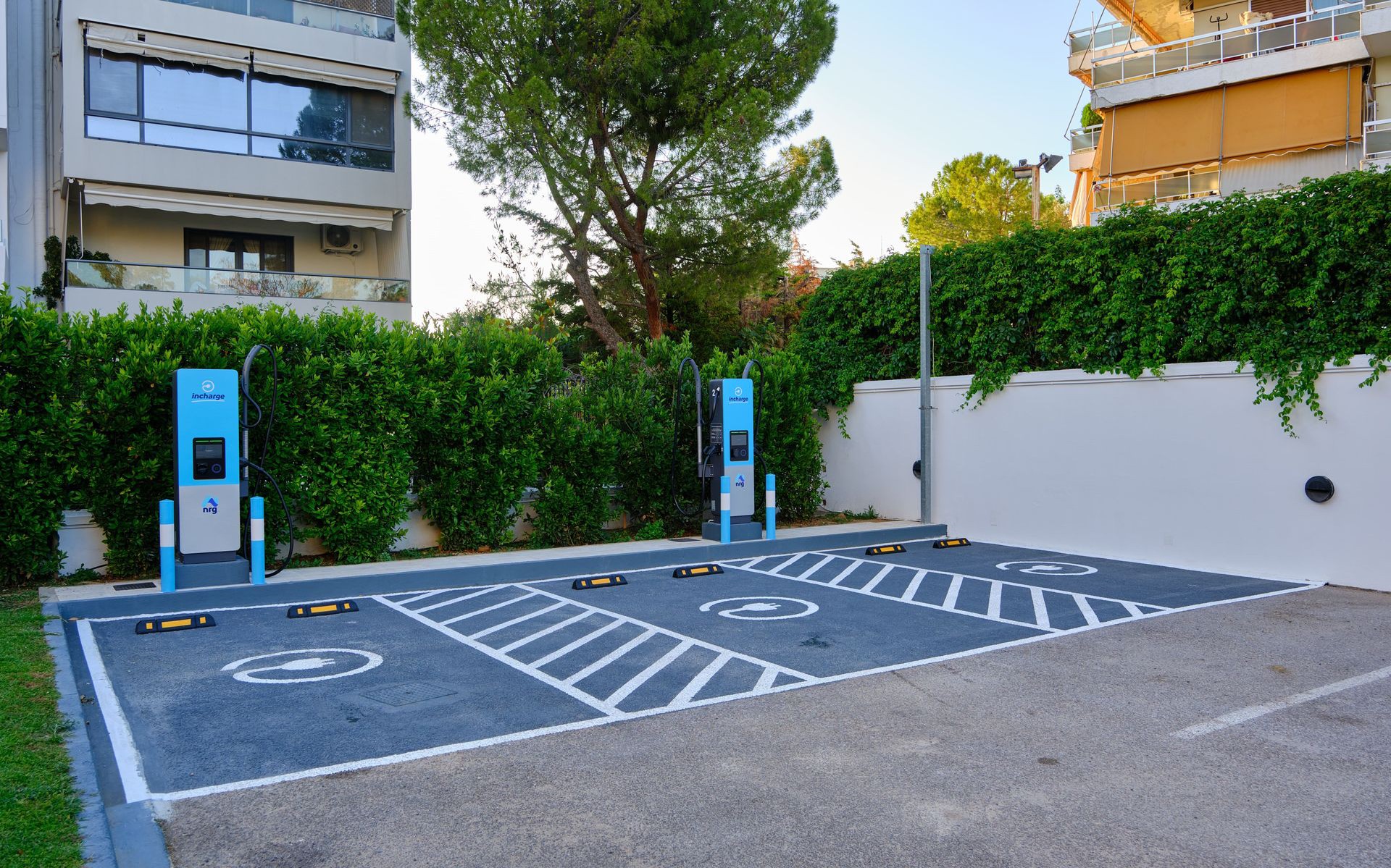 Στην Κηφισίας ο ταχύτερος φορτιστής στην Ελλάδα – Κάνει ρεκόρ φόρτισης