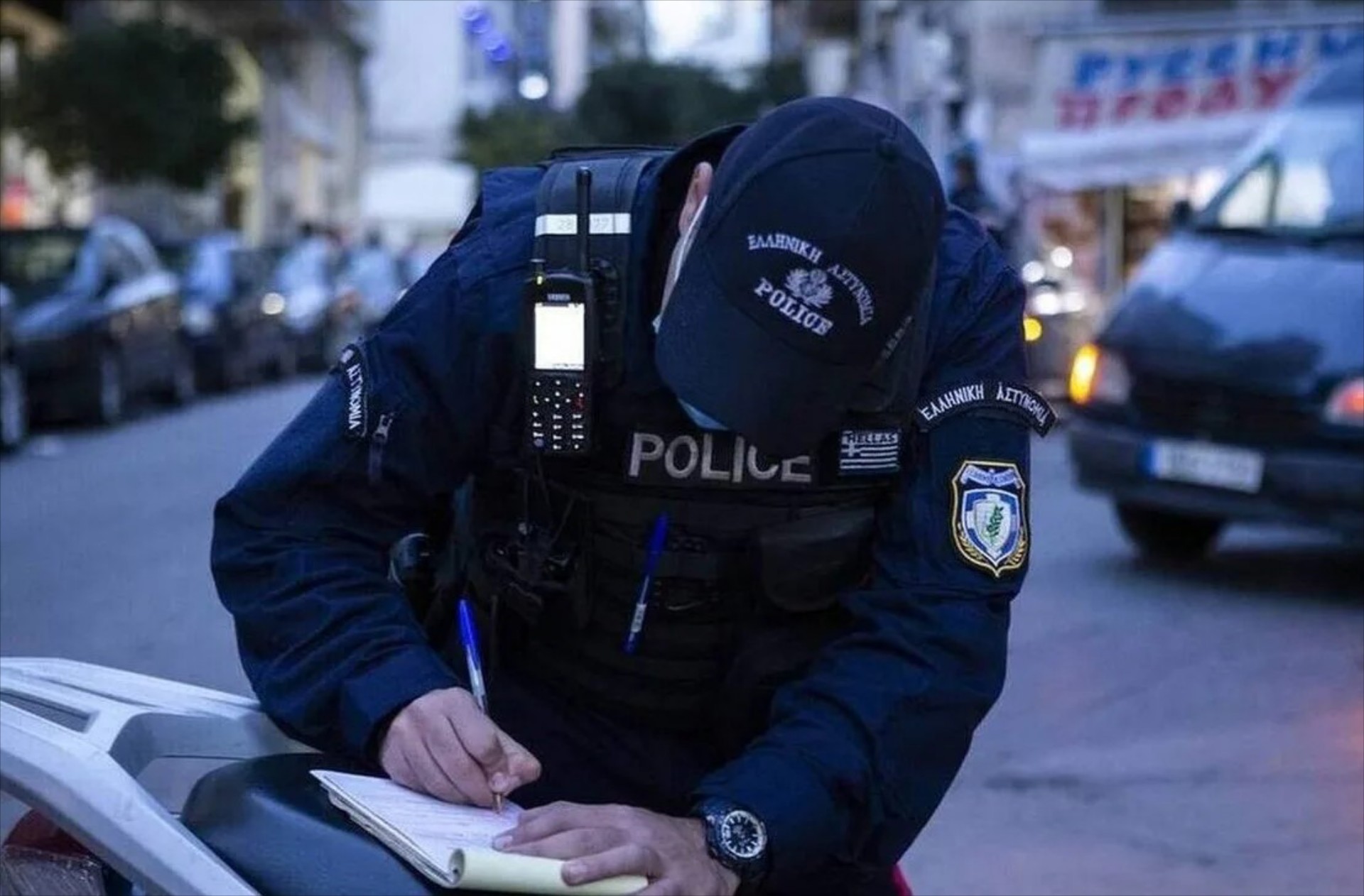 Η παράβαση που έκαναν 79.549 Έλληνες σε 1 χρόνο – Με το νέο ΚΟΚ το πρόστιμο είναι 1.000 ευρώ