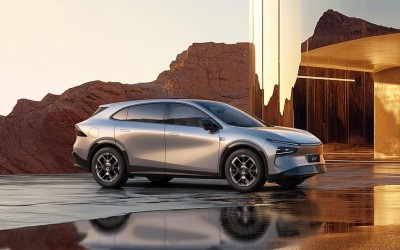 Το SUV που έλαβε 10.000 παραγγελίες σε 46 λεπτά – Έχει οθόνη 87 ιντσών