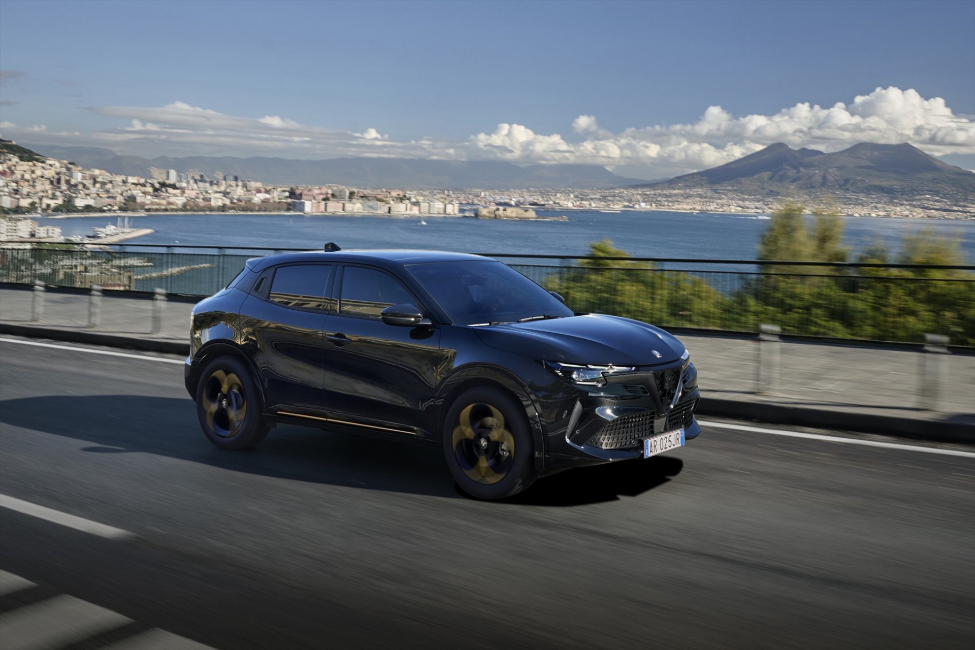 Έφτασε η εντυπωσιακή Alfa Romeo Junior Intensa – Τιμές 