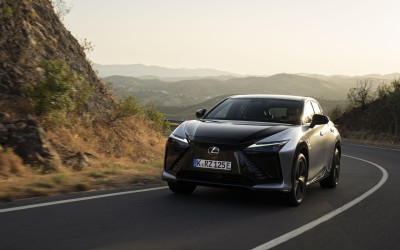 Οδηγούμε στην Πορτογαλία το νέο Lexus RZ