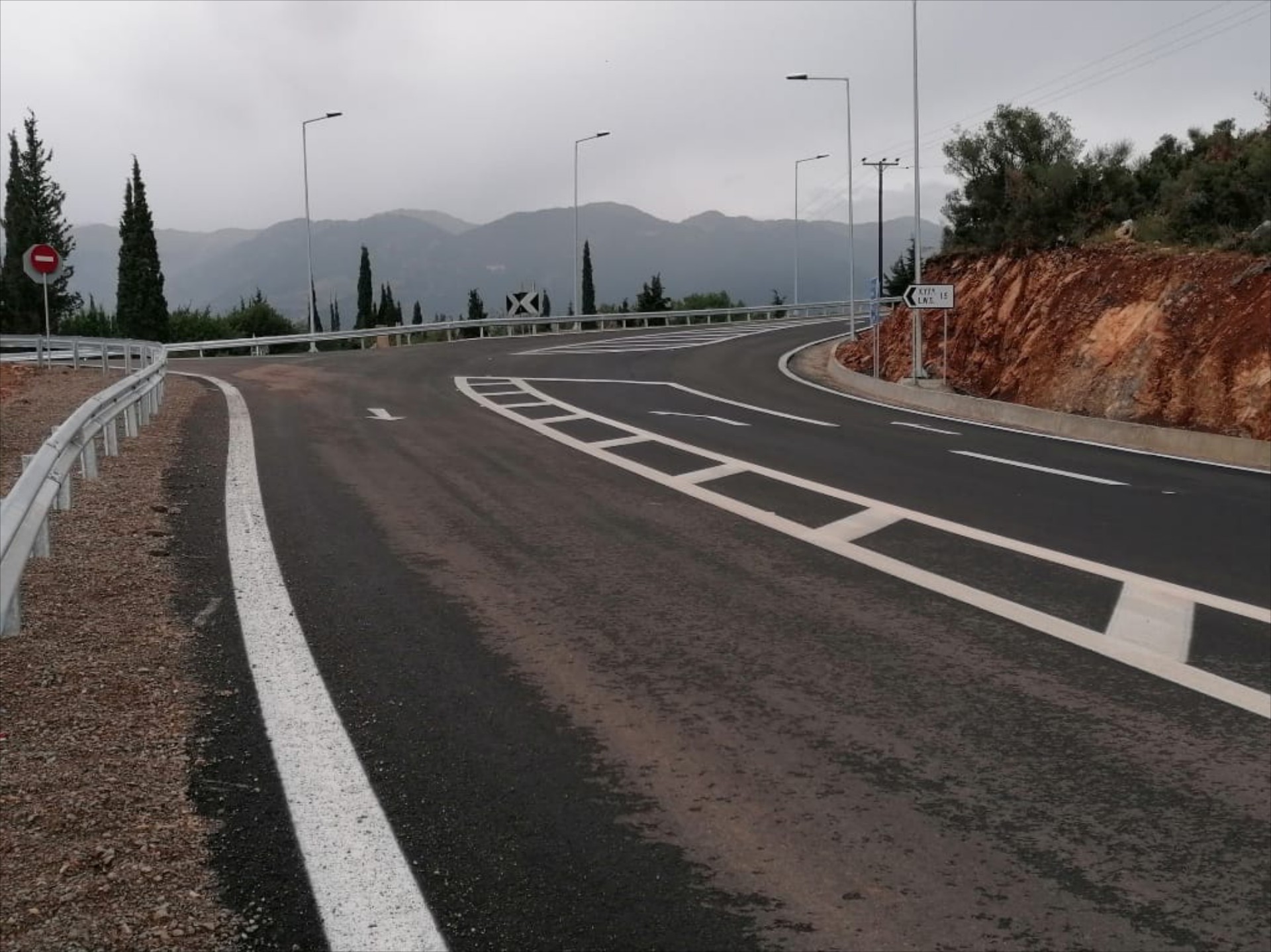 250 άνθρωποι φτιάχνουν νέο δρόμο στην Ελλάδα – Θα κοστίσει 300 εκατομμύρια ευρώ