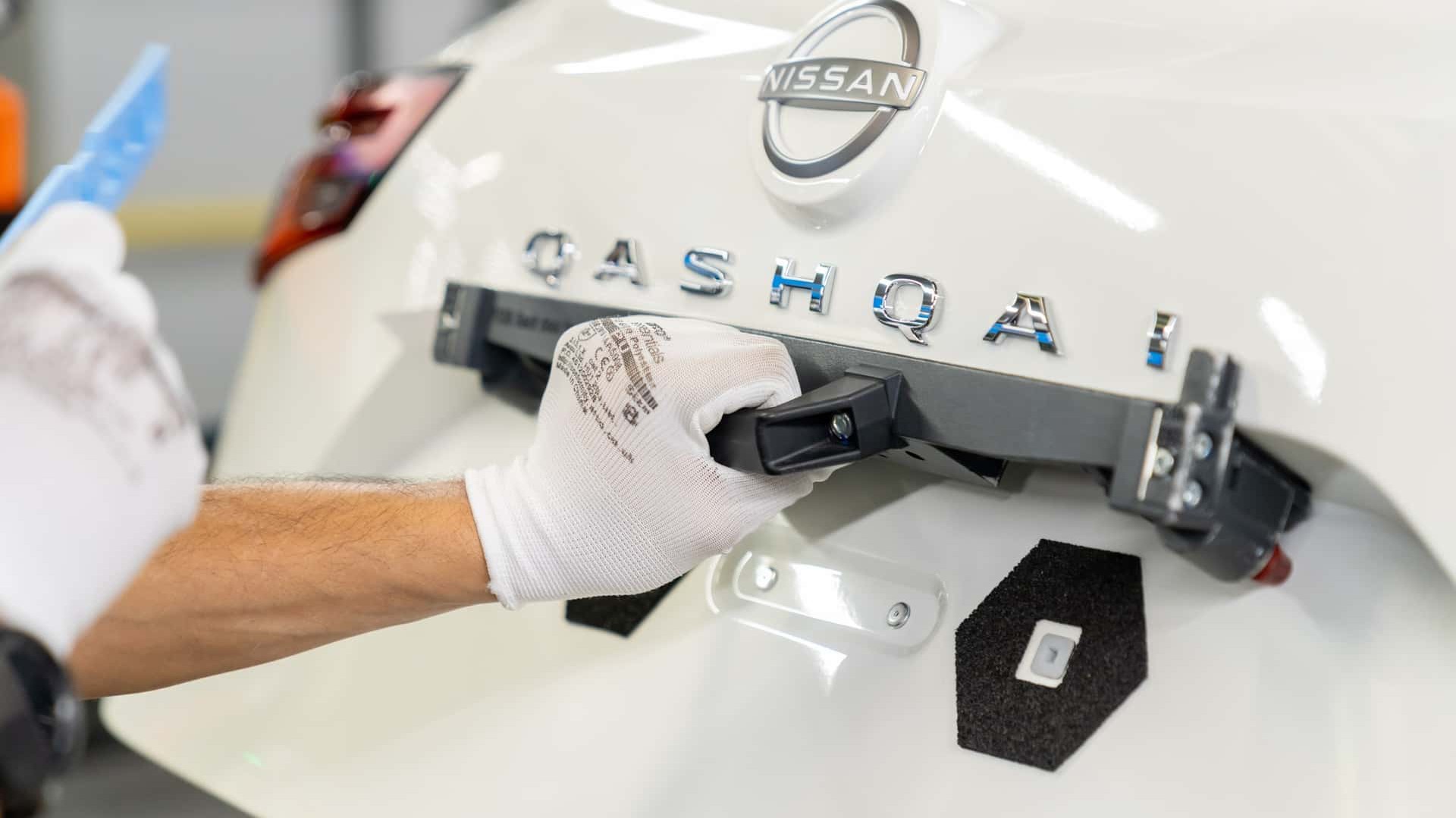 Έκτακτο: Nissan και Mitsubishi εκκένωσαν τα εργοστάσια υπό το φόβο τσουνάμι από τον μεγάλο σεισμό