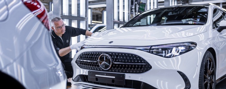 Επιχείρηση καταιγίδα από τη Mercedes - Ετοιμάζει τη μεγαλύτερη «επίθεση» στην ιστορία