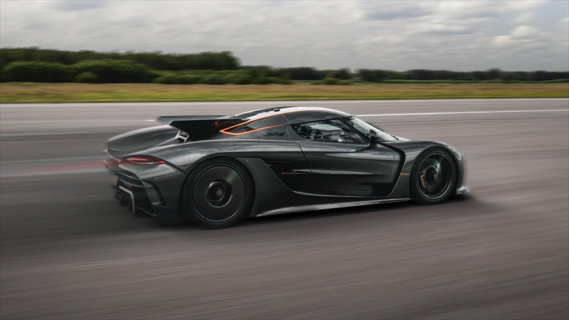 Video: Το hypercar που «έσβησε» τα ηλεκτρικά - Με περίπου 500 PS λιγότερους