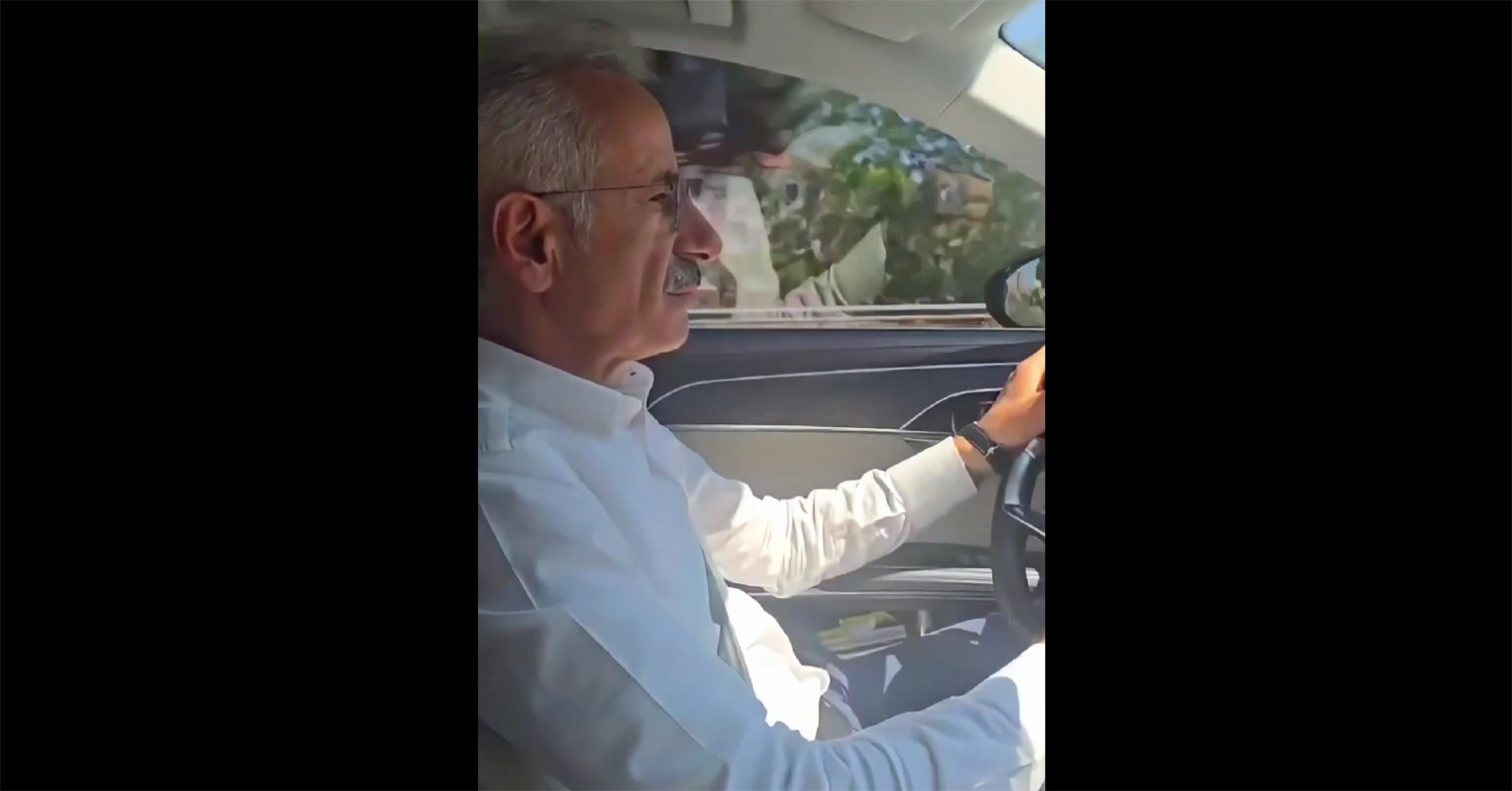 O Υπουργός Μεταφορών της Τουρκίας κατήγγειλε κατά λάθος τον εαυτό του – Έτρεχε με 240 km/h [video]