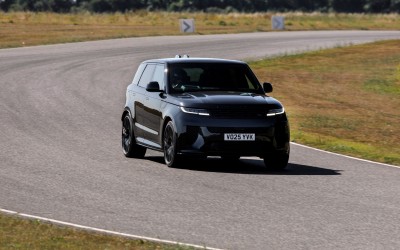 Οδηγούμε το Range Rover Sport SV των 635 ίππων!