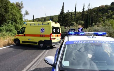 Στο νοσοκομείο αστυνομικός - Τον χτύπησε οδηγός που έκανε κόντρες