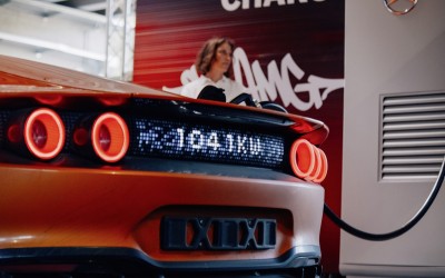 H Mercedes τελειώνει τη βενζίνη – Και τους Κινέζους μαζί
