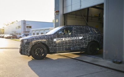 Η πρώτη BMW με υδρογόνο είναι γεγονός – Θα πωλείται παντού