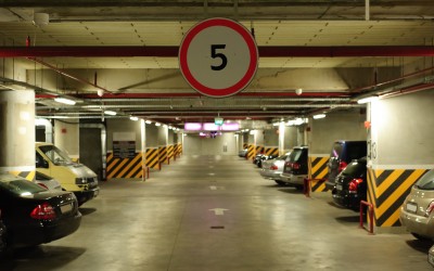Τρακάρισμα σε parking: Πότε σε καλύπτει η ασφάλεια και πότε όχι