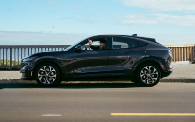 Οδηγός Ford Mustang Mach-E έκανε σε τρία χρόνια 405.000 km – Πόση μπαταρία του έμεινε