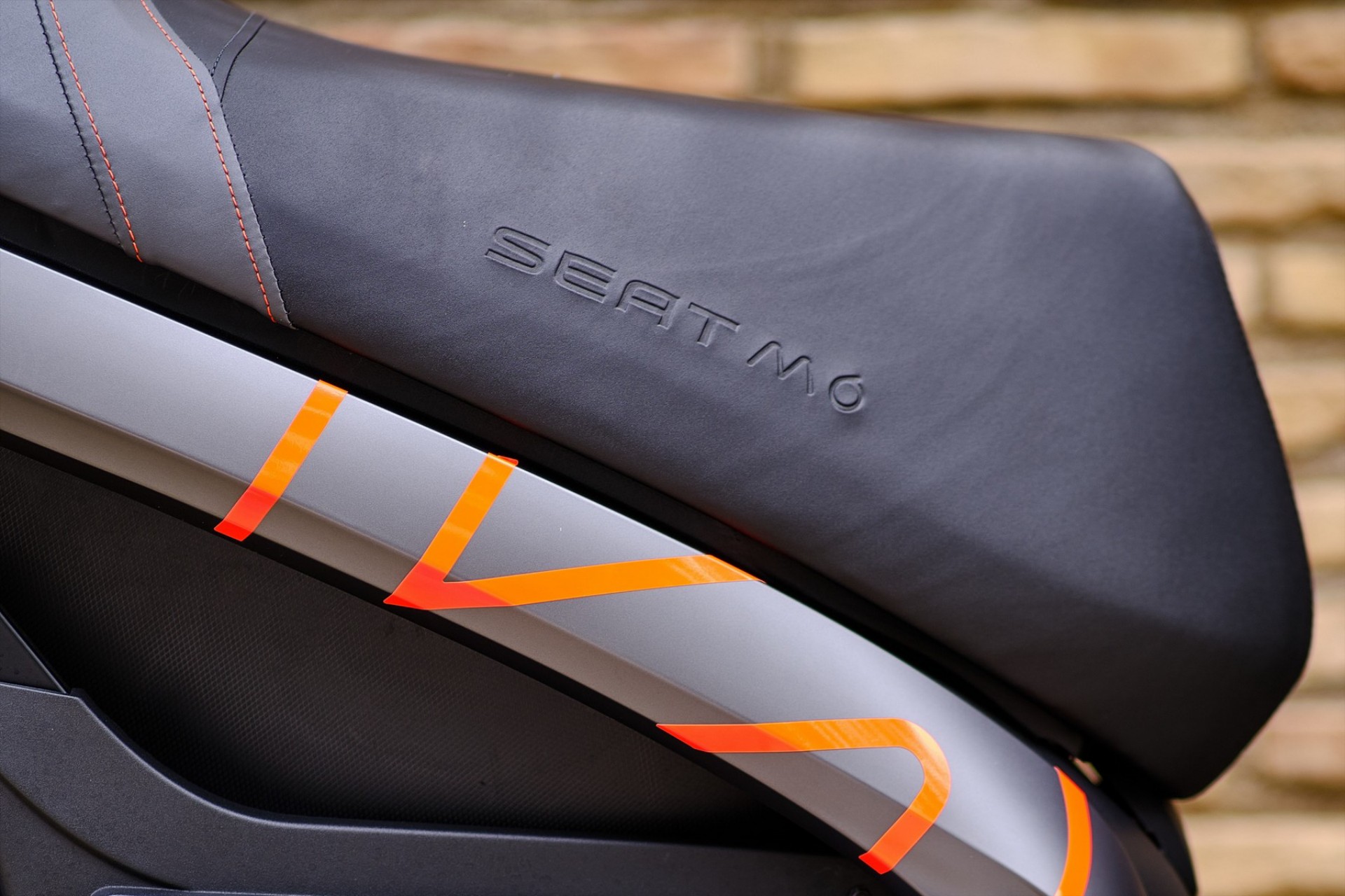 Σε απίστευτη τιμή το ηλεκτρικό scooter της SEAT – Το αγοράζεις με 2.799 ευρώ 