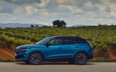 Έφτασε το καλύτερο γαλλικό υβριδικό C-SUV - Έχει 200 ίππους και καίει 4,7 lt