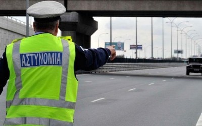 Αττική Οδός: Πήραν το δίπλωμα για 18 μήνες από γυναίκα οδηγό – Πλήρωσε και πρόστιμο 1.350 ευρώ