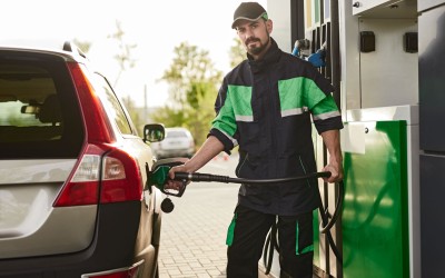 Σου έβαλαν βενζίνη σε diesel αυτοκίνητο; Τι πρέπει να κάνεις άμεσα