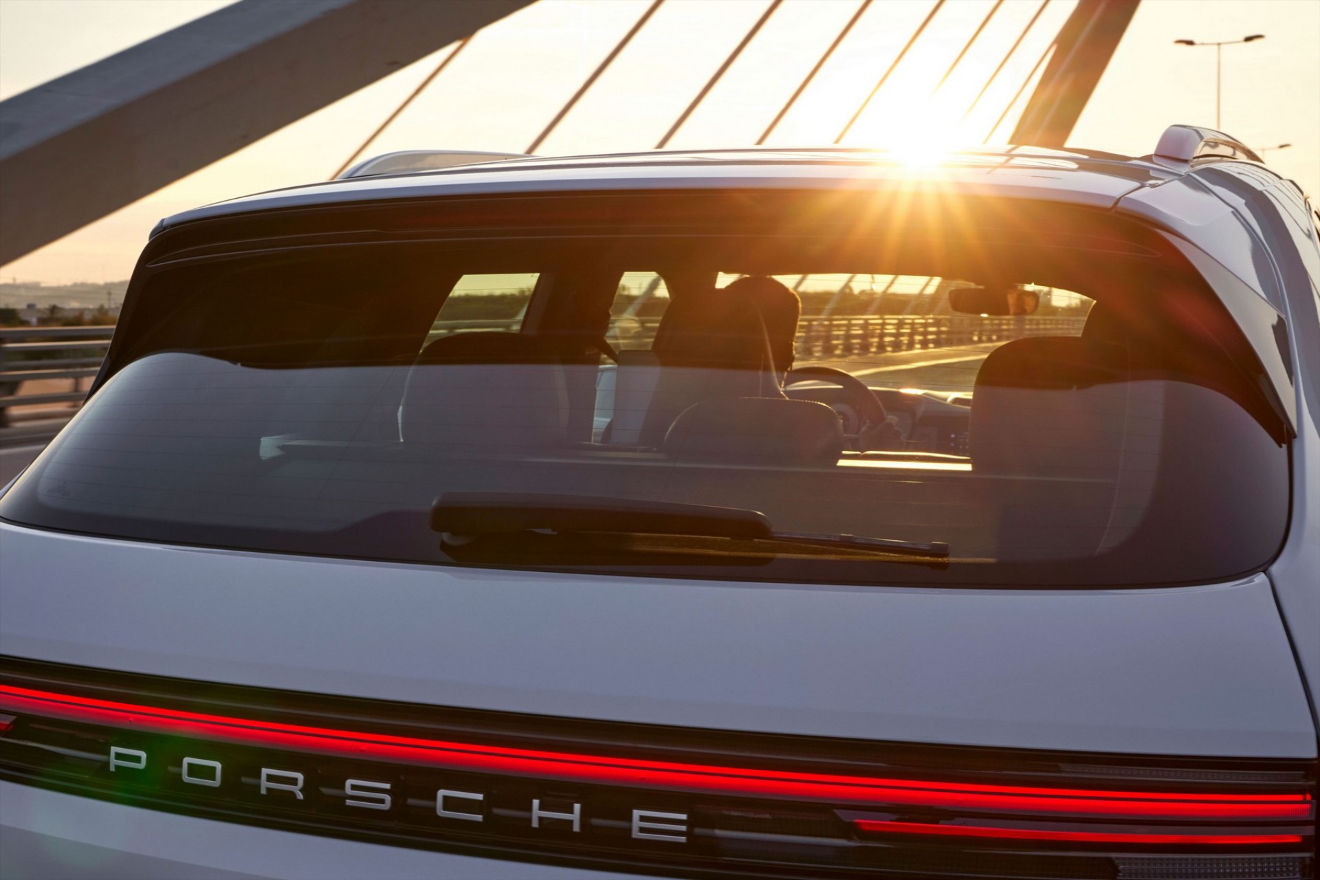 Παγώνει όσο 100 ψυγεία μαζί – Τι έφτιαξε η Porsche;