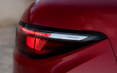 Από ηλεκτρικό, ξανά υβριδικό το γαλλικό hatchback!