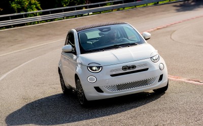 Υβριδικό FIAT 500 με κατανάλωση 4,4 lt/100 km – Πρώτες τιμές!