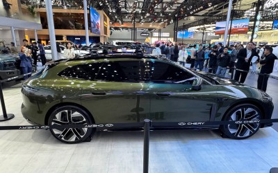 To υβριδικό της Chery με 1.700 km αυτονομία και 0-100 km/h σε κάτω από 3 sec!