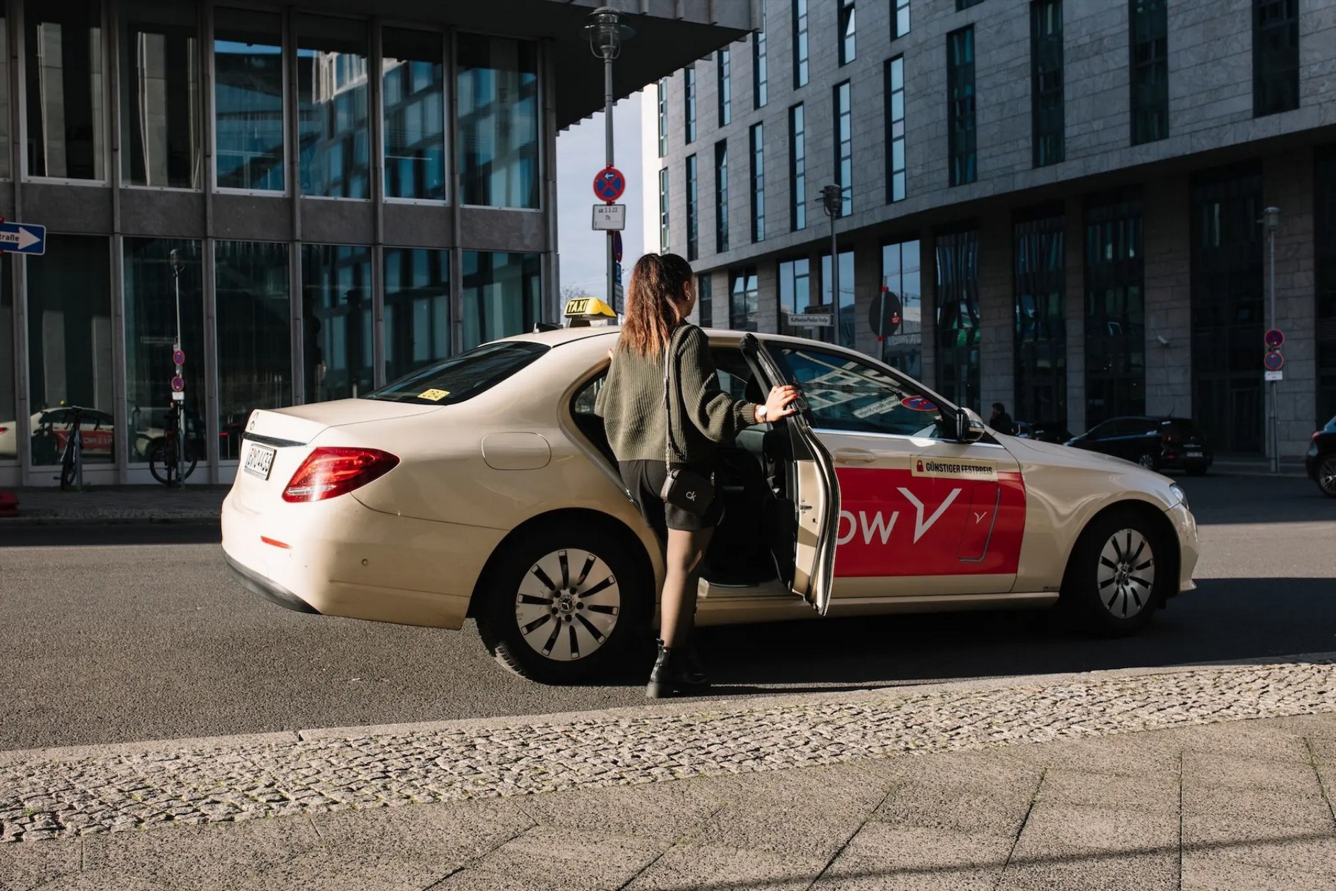 Τι ξεχνάνε οι Έλληνες στο Ταξί; Το αντικείμενο που δεν αποχωρίζεται κανείς