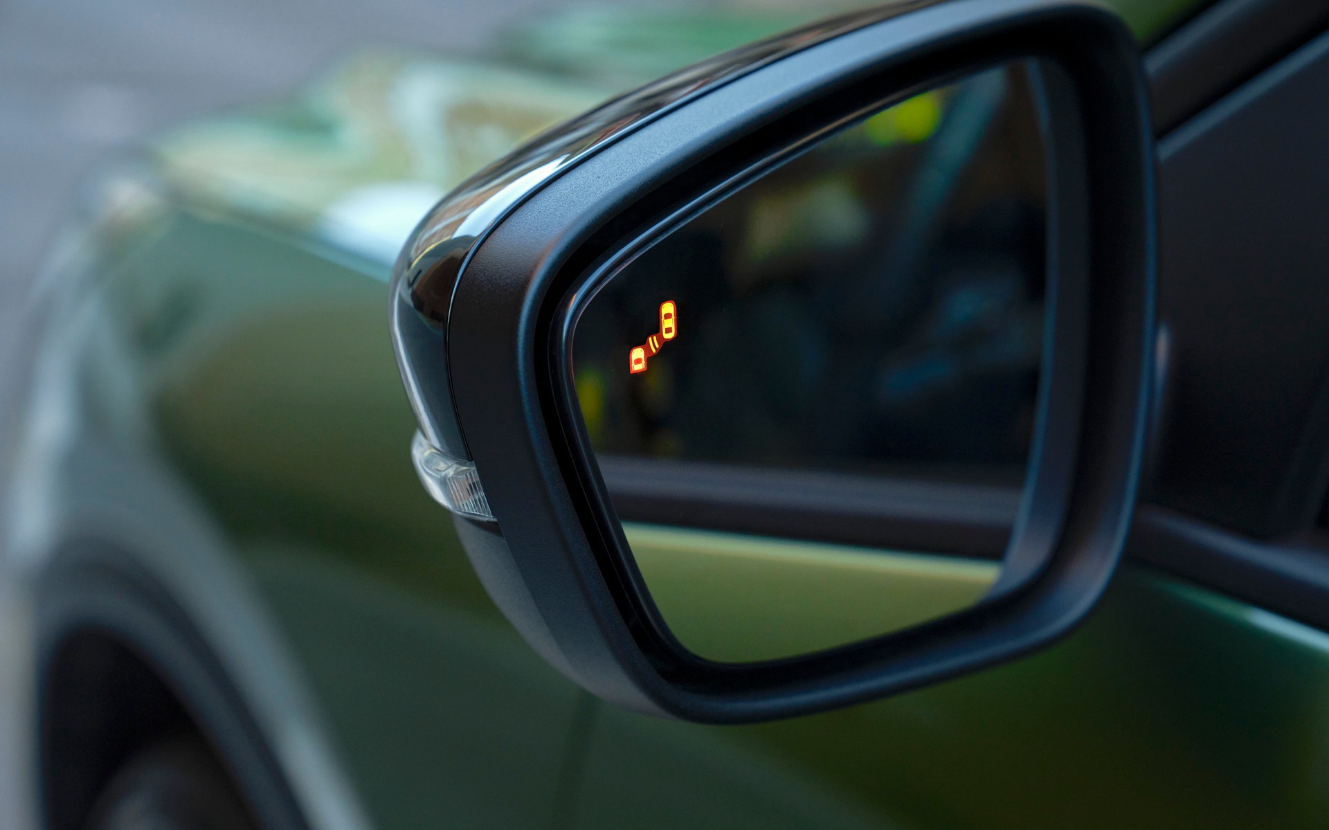 Όφελος 2.500 ευρώ για ένα από τα καλύτερα SUV PHEV - Καίει πραγματικά 5,3 lt και έχει τα πάντα! 