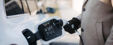 Σαρώνουν την αγορά τα αυτοκίνητα που φορτίζουν - Είναι πρώτα σε πωλήσεις στην Ευρώπη