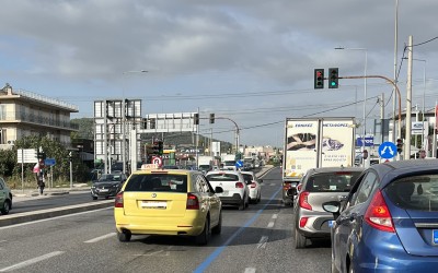 Η παράβαση που κάνουν 8 στους 10 οδηγούς στην Ελλάδα – Έχει πρόστιμο 350 ευρώ 