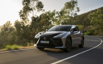 Στην Ελλάδα το νέο αμιγώς ηλεκτρικό Lexus RZ – Τιμές και εκδόσεις
