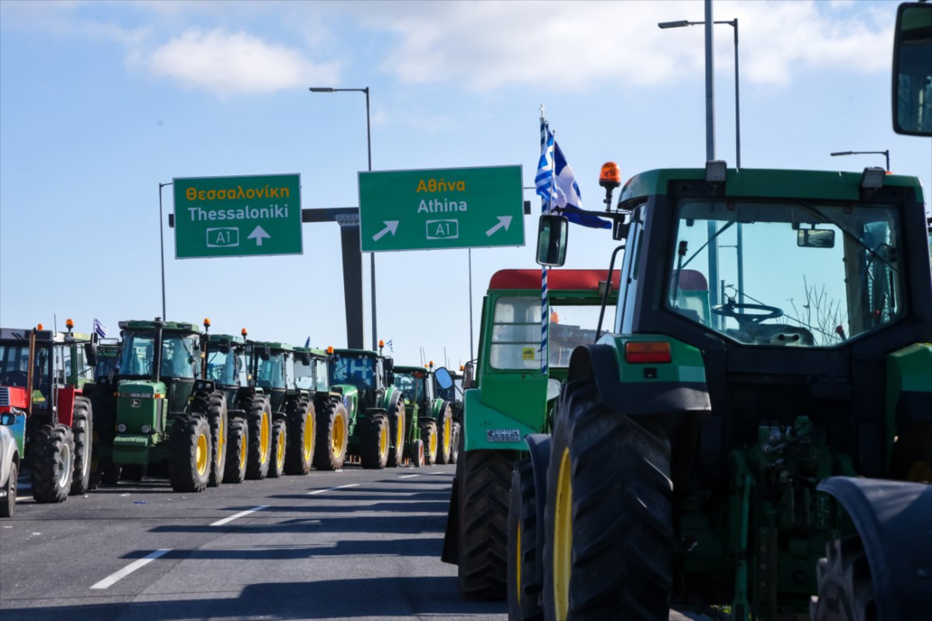Οριστικό: Οι αγρότες κλείνουν όλους τους δρόμους για 48 ώρες – Ποιες μέρες θα κοπεί η Ελλάδα στη μέση 