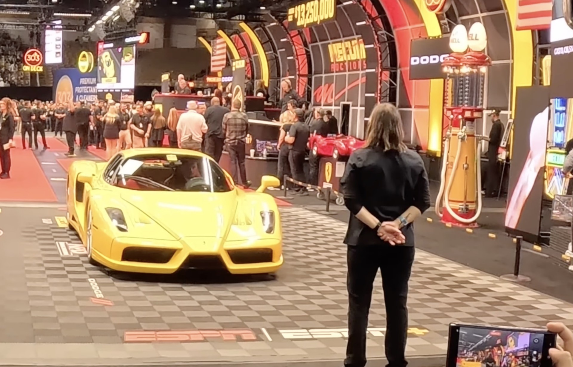 Πλήρωσε 16,5 εκατ. για μια Ferrari Enzo - Που δεν θα οδηγήσει ποτέ