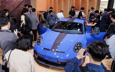 Βενζίνη, υβριδικά ή ηλεκτρικά; - Τι Porsche αγοράζει ο κόσμος;