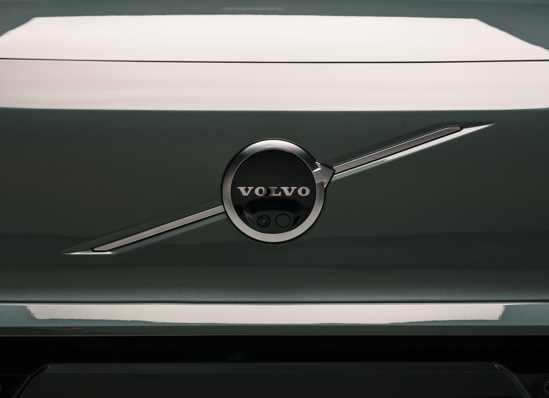 Πώς η Volvo έλυσε το μεγαλύτερο πρόβλημα – Τι έκανε με τις πόρτες;