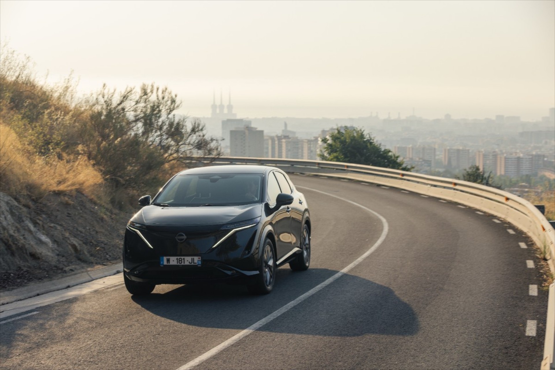 Το ηλεκτρικό Nissan που φορτίζει τελείως τσάμπα – Θα το δούμε στους δρόμους;