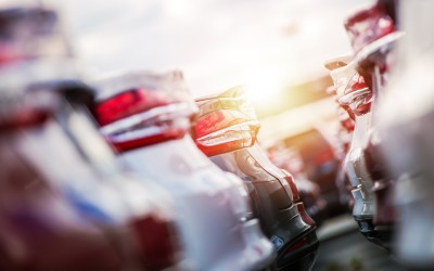 Οι Έλληνες γυρνάνε την πλάτη στη βενζίνη και το diesel – Τι αγοράζουν τάρα πια;