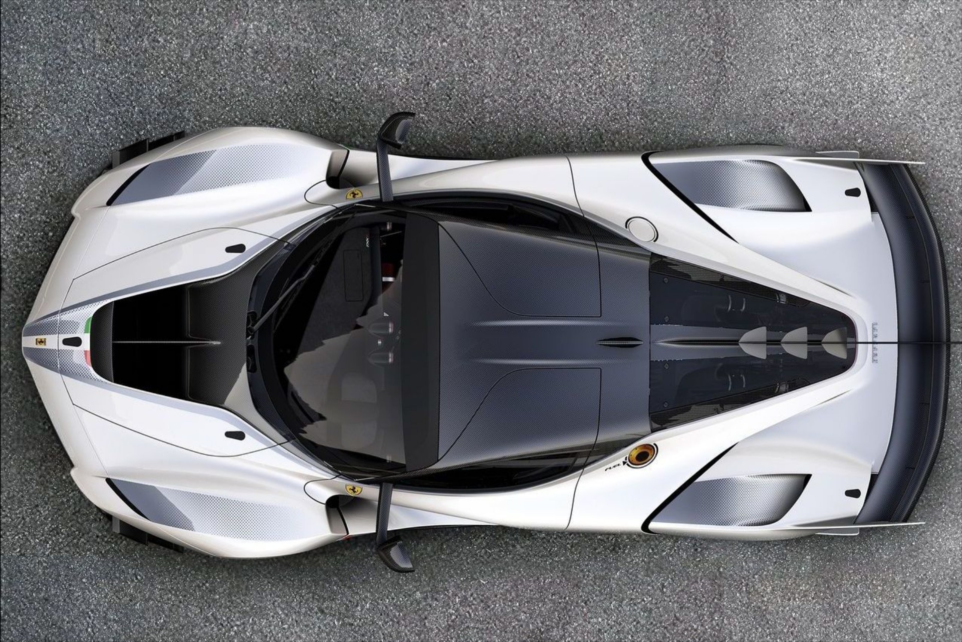 Άδειασαν τραπεζικοί λογαριασμοί για τη σπάνια Ferrari – Δεν έχει ούτε καθίσματα 