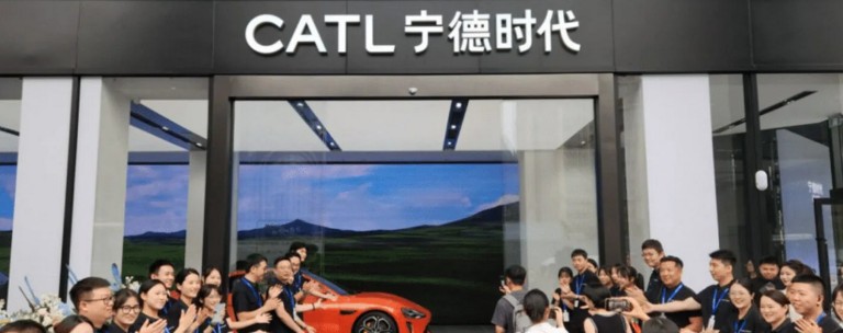 Οι Κινέζοι έκαναν το θαύμα – Έφτιαξαν μπαταρία που αντέχει 1,8 εκατ. km και φορτίζει σε 12 λεπτά [video]