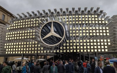 Μόνο η Mercedes τα βάζει με τους Κινέζους μέσα στο σπίτι τους